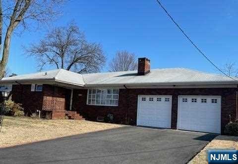 16-37 Parmelee Avenue - Photo 2
