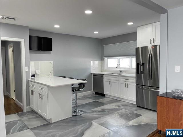 16-37 Parmelee Avenue - Photo 3