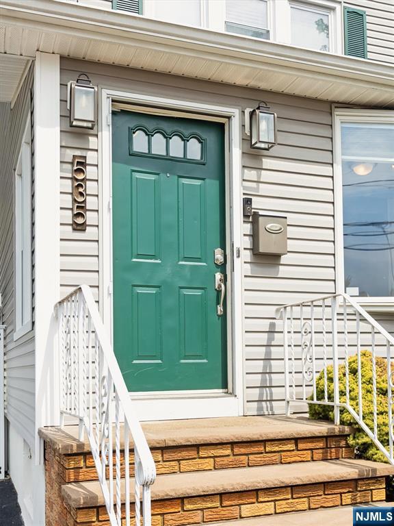 535 Freeman Street - Photo 2
