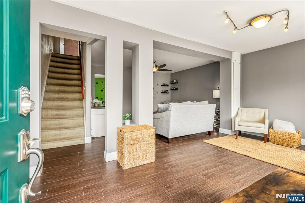 Photo 3 of Single family home for sale at 535 Freeman St, Lyndhurst, NJ 07071 | MLS# 26033630 | Listing updated on 2026-09-18