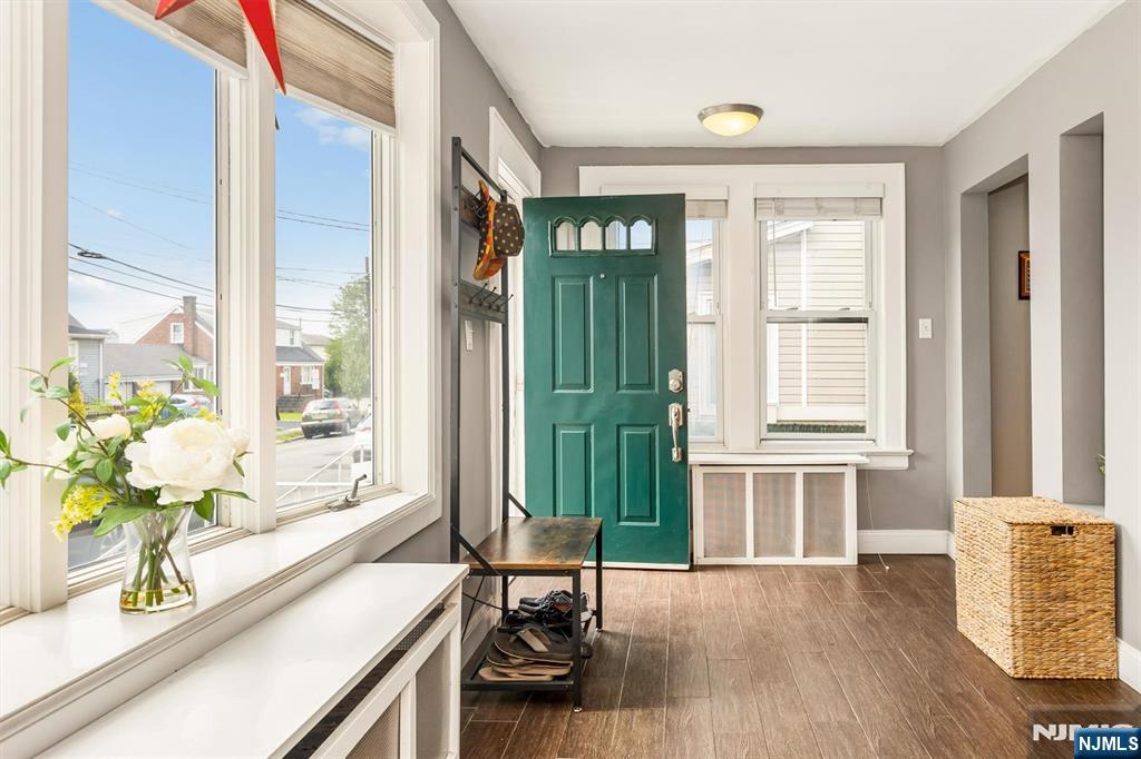 535 Freeman Street - Photo 4