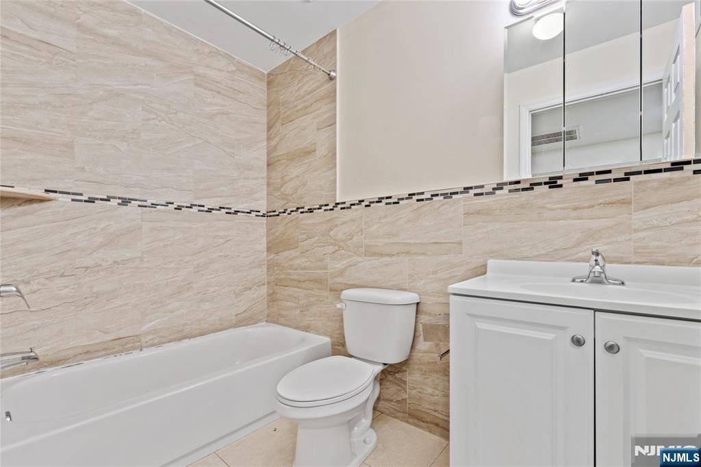 453-455 Washington Street 1 - Photo 5