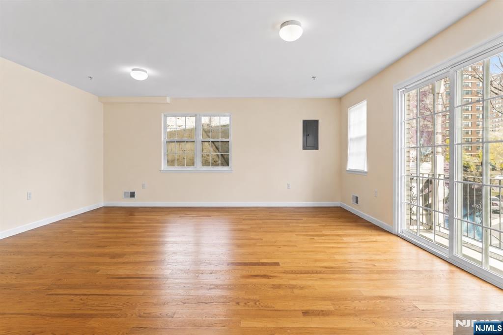 453-455 Washington Street 2 - Photo 2