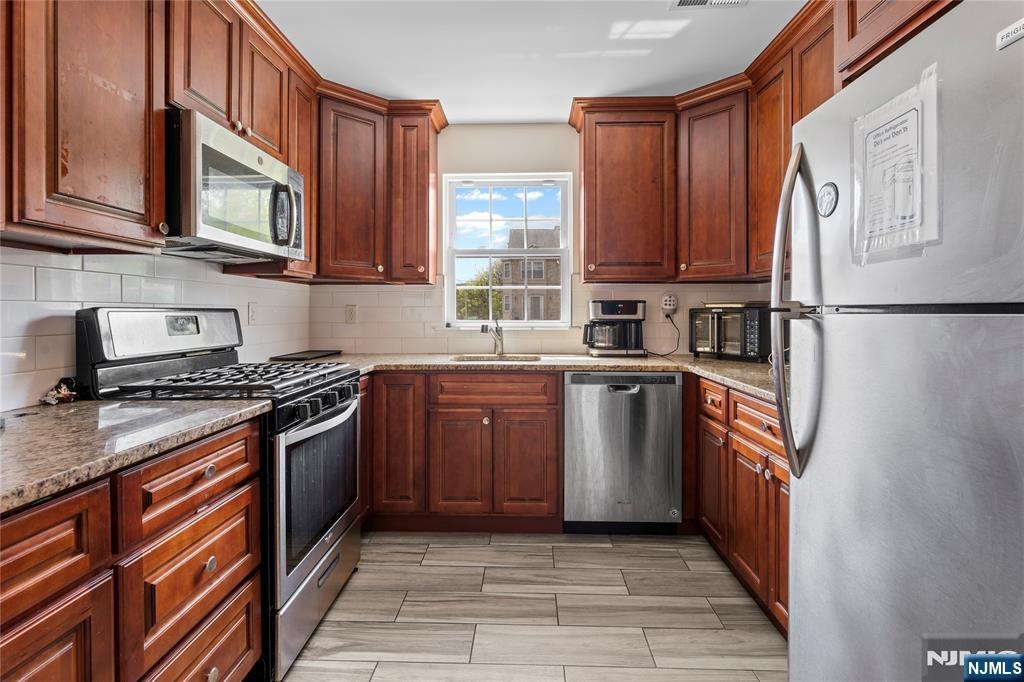453-455 Washington Street 3 - Photo 4