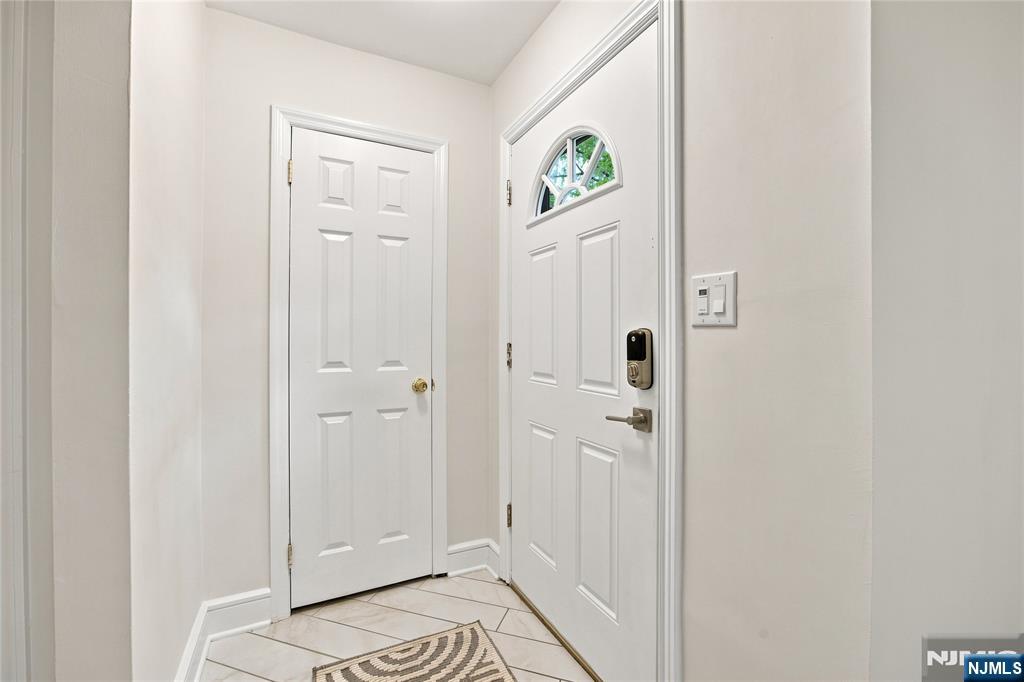 43 Linden Terrace - Photo 1