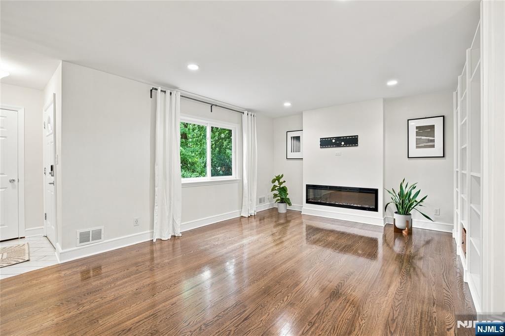 43 Linden Terrace - Photo 3