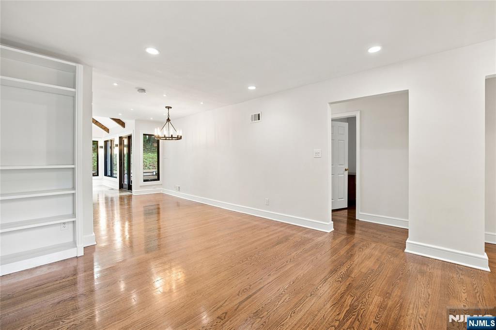 43 Linden Terrace - Photo 4