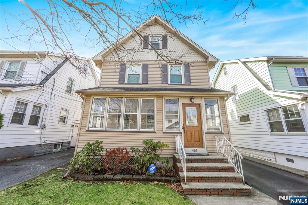 466 Beardsley Avenue - Photo 2