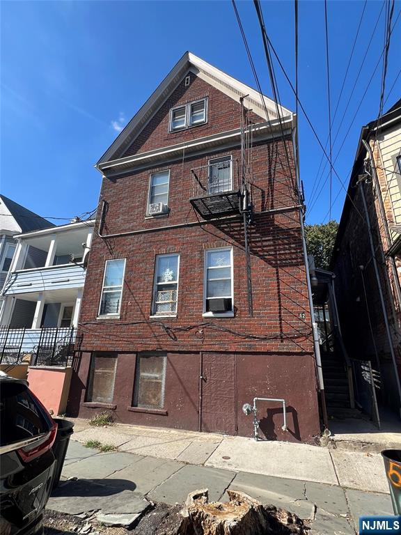 12 Quincy Street 4 - Photo 1