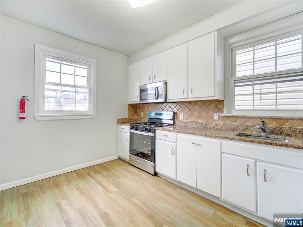 762 Summer Avenue - Photo 1