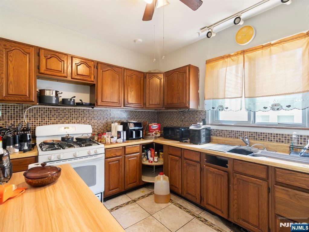 98 Ashland Avenue - Photo 2