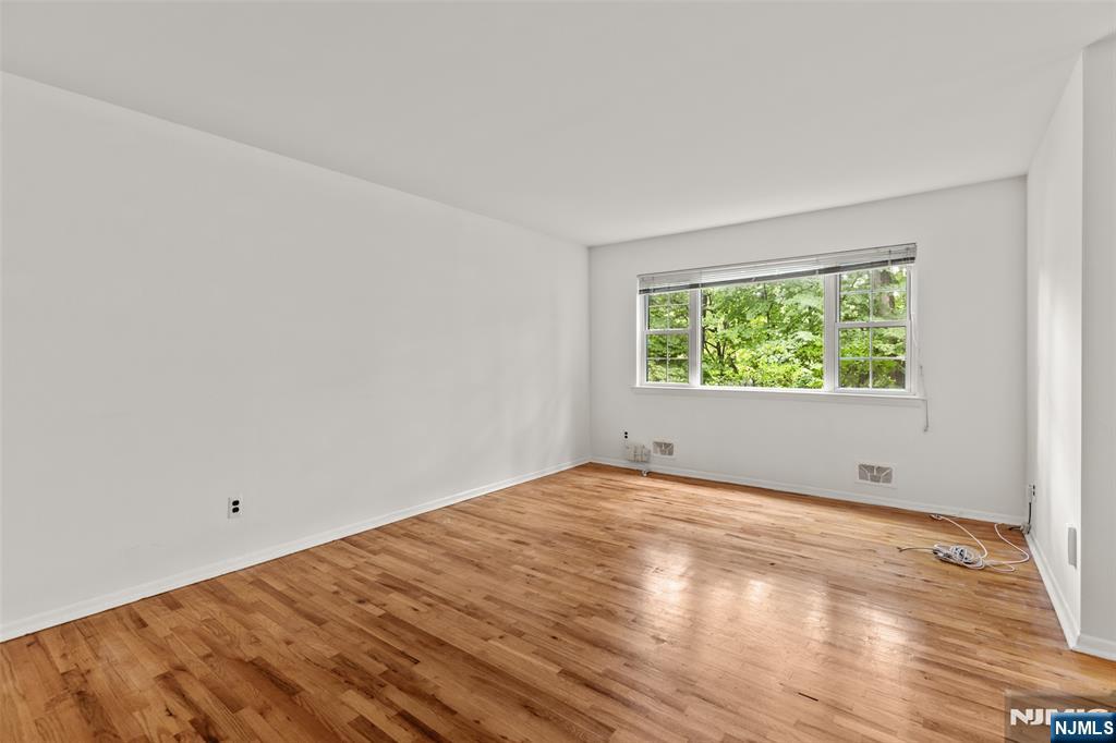 87 Poplar Street 4 - Photo 5