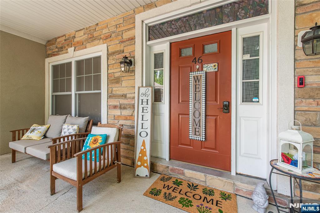 46 Decker Avenue - Photo 2