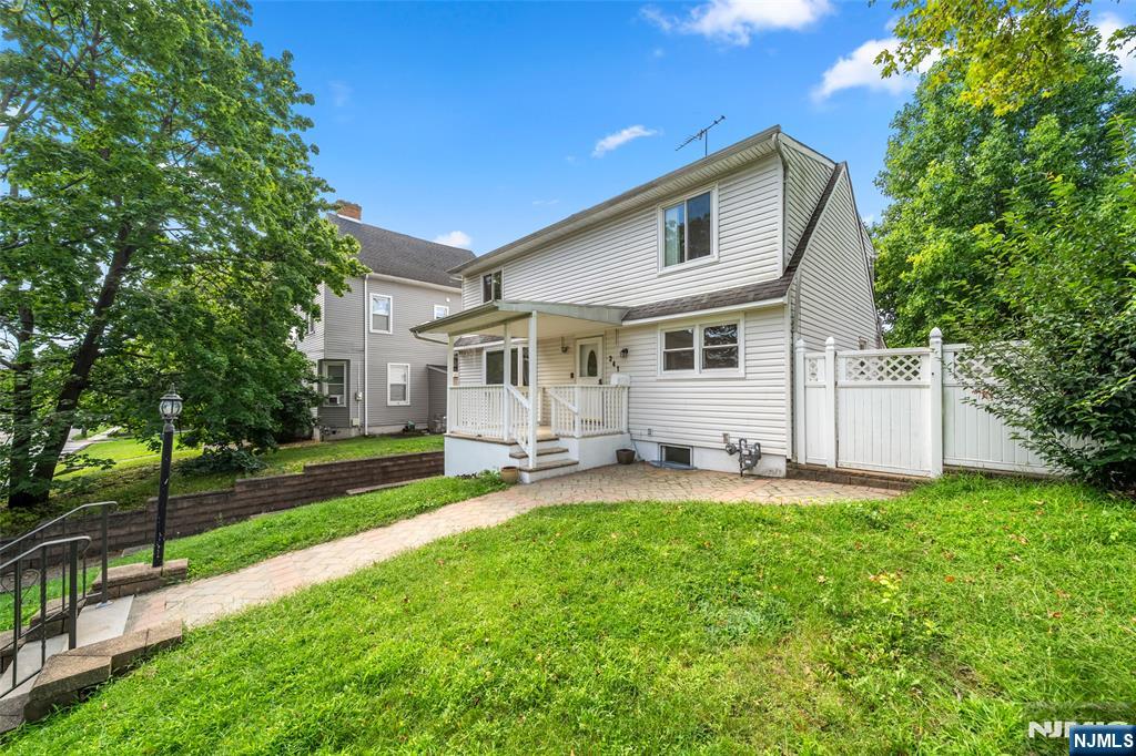 241 Union Avenue - Photo 3