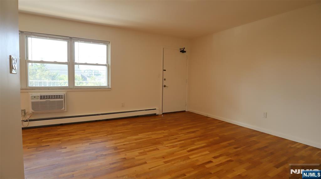 87 W Central Boulevard 7 - Photo 2