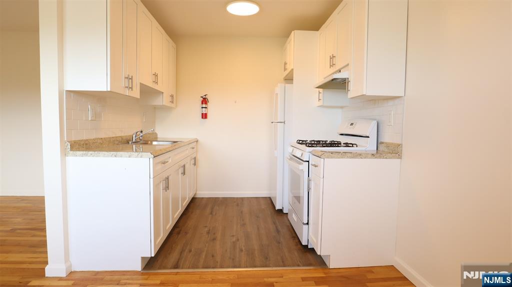 87 W Central Boulevard 7 - Photo 4
