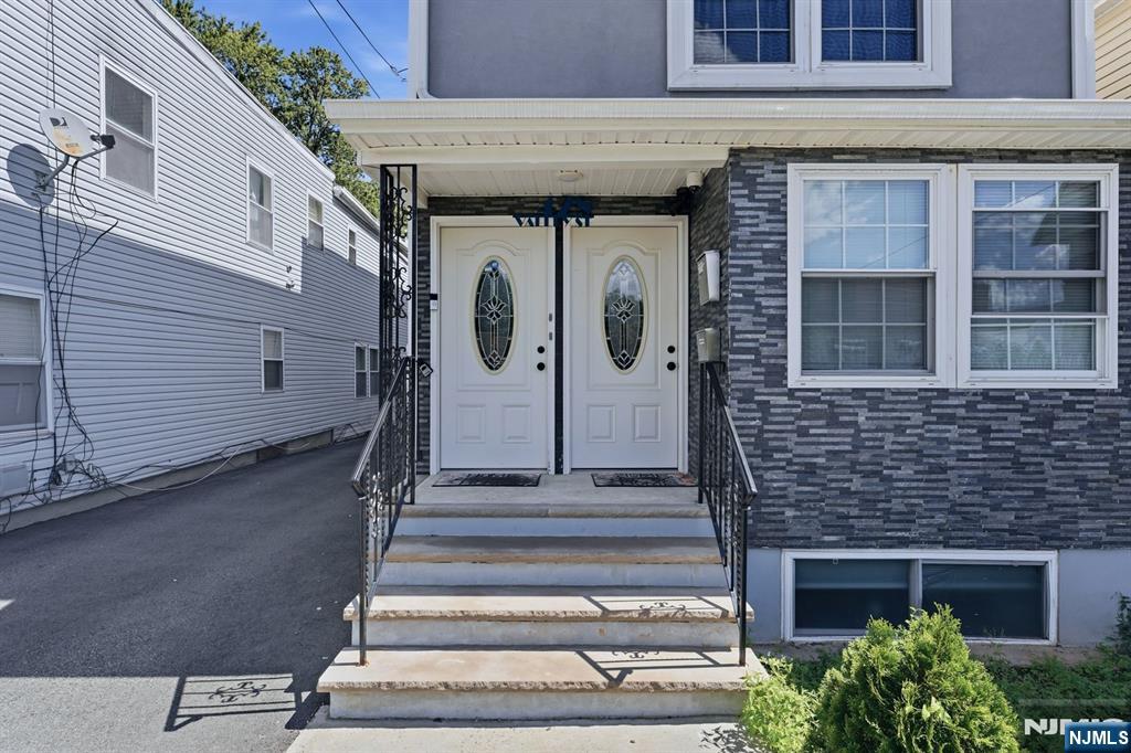428 Valley Street - Photo 1