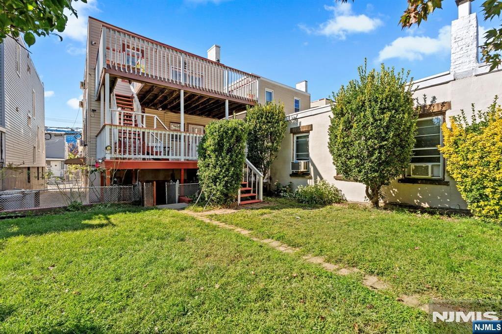 1306 7th Street - Photo 2