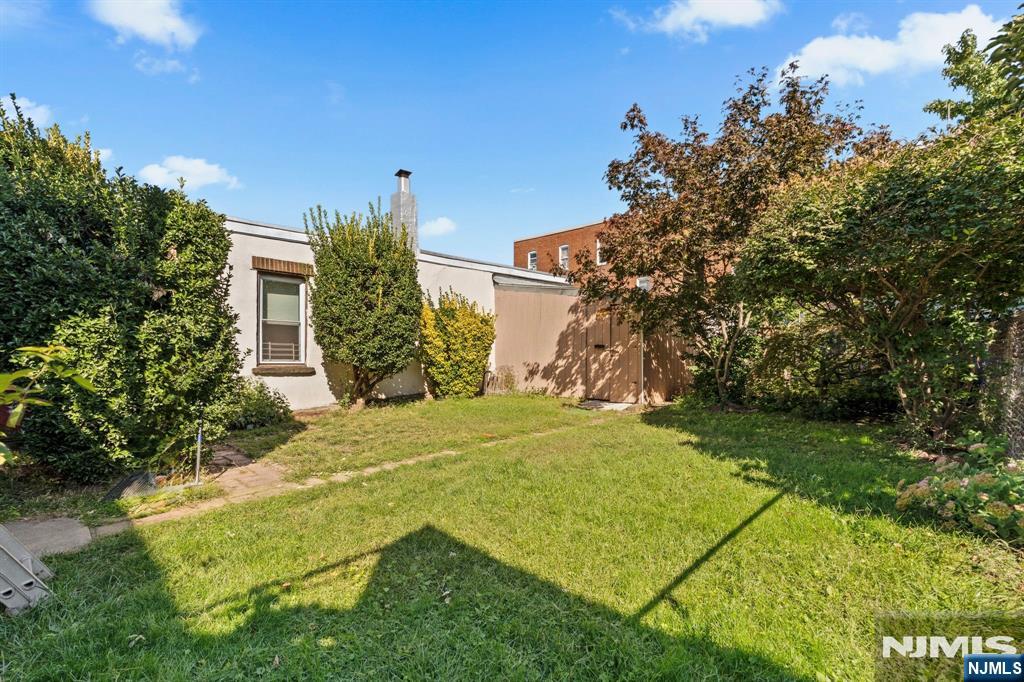 1306 7th Street - Photo 4