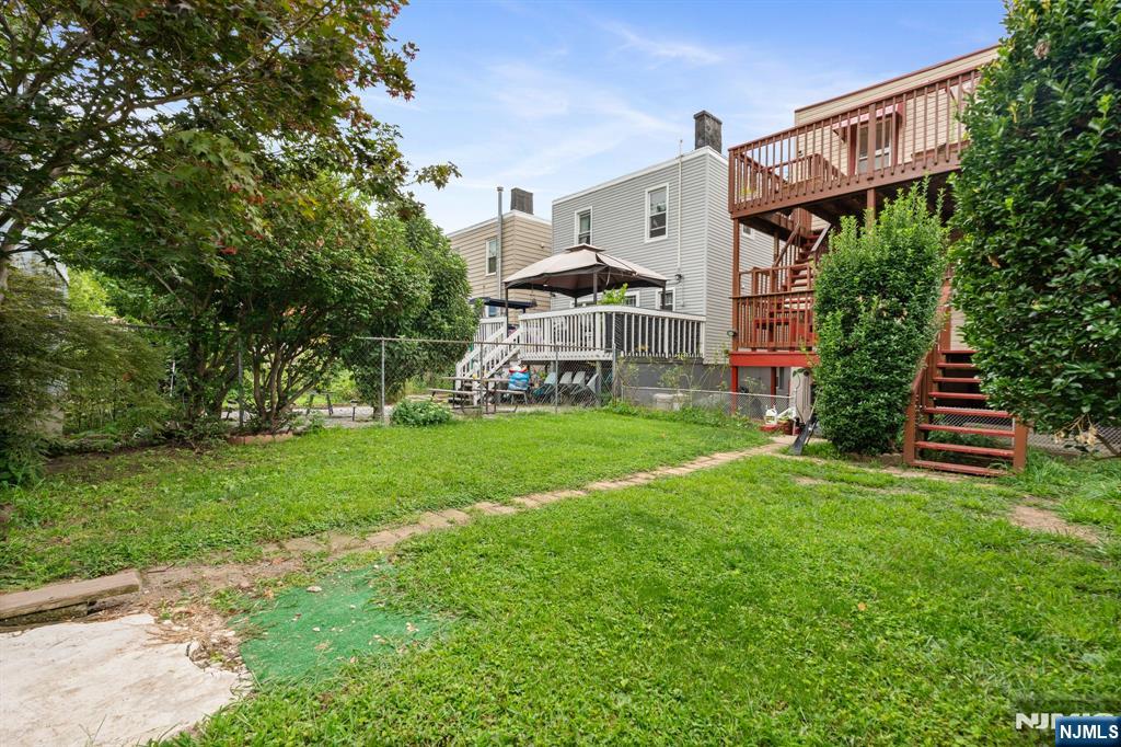 1306 7th Street - Photo 5