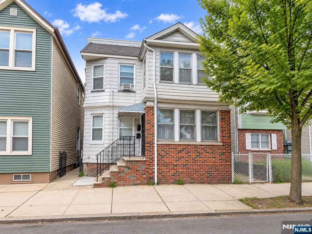 212 John Street - Photo 1