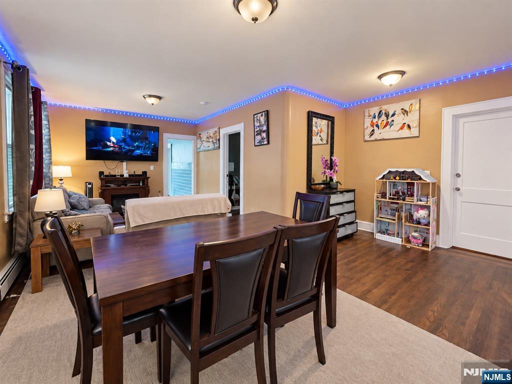 212 John Street - Photo 3