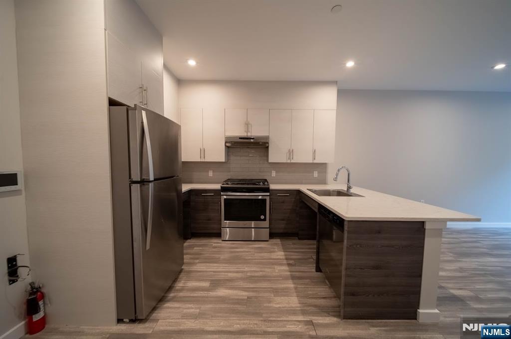 62 Broadway 202 - Photo 1