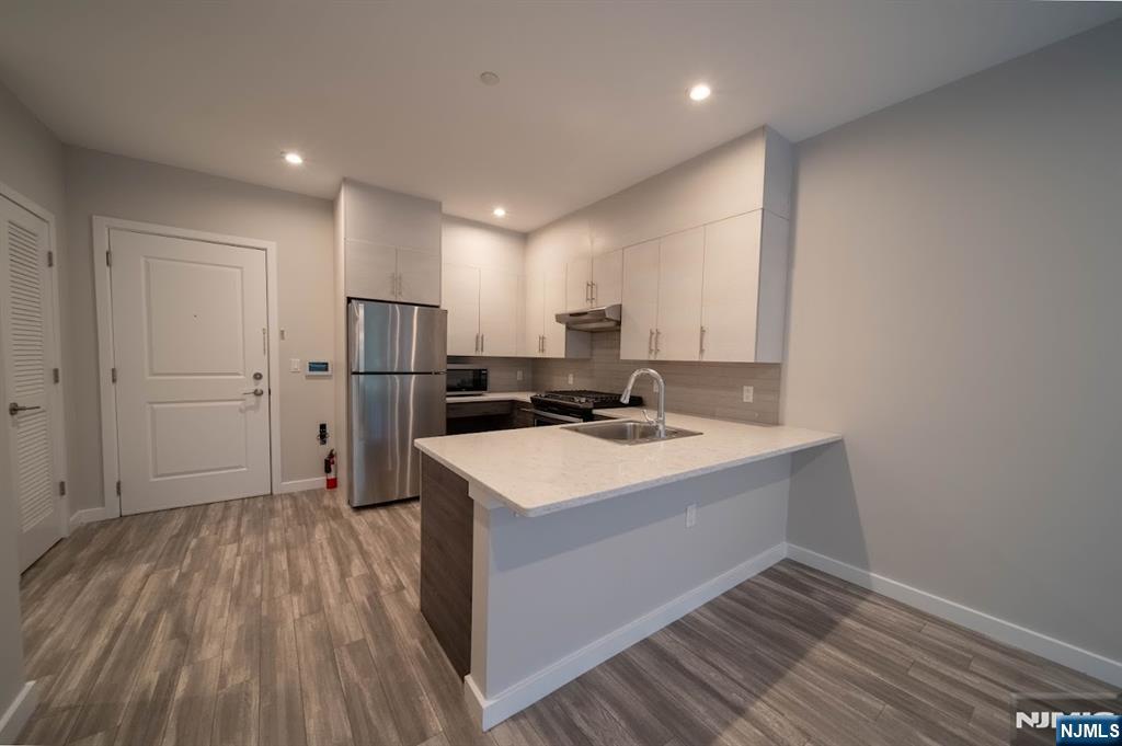62 Broadway 202 - Photo 3