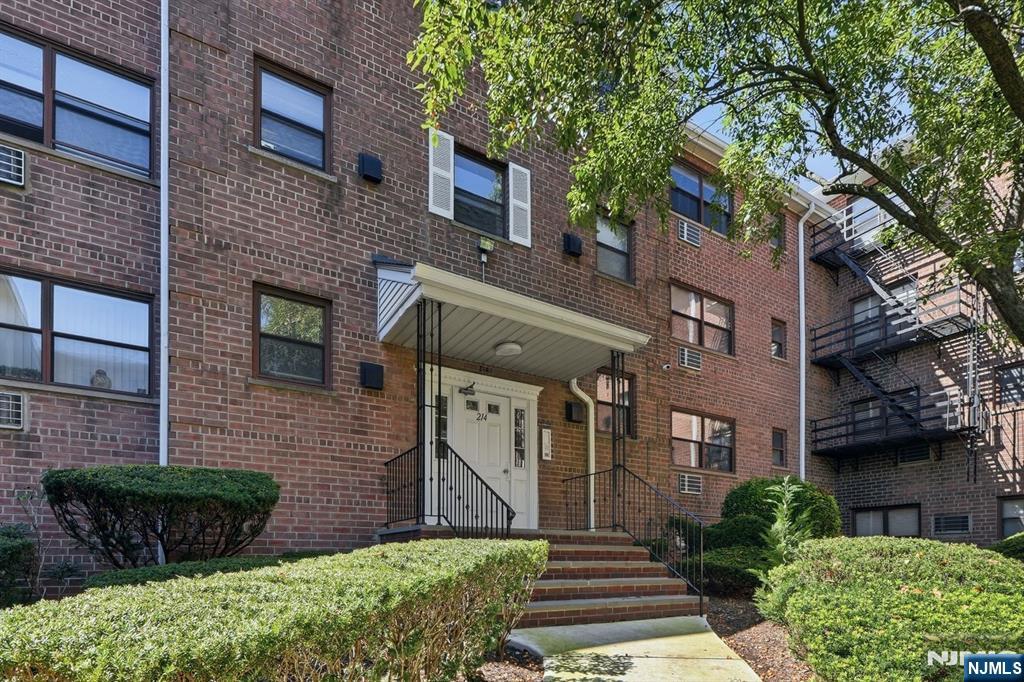 Condo for sale at 214 Prospect Ave #143C, Hackensack, NJ 07601 | MLS# 26033754