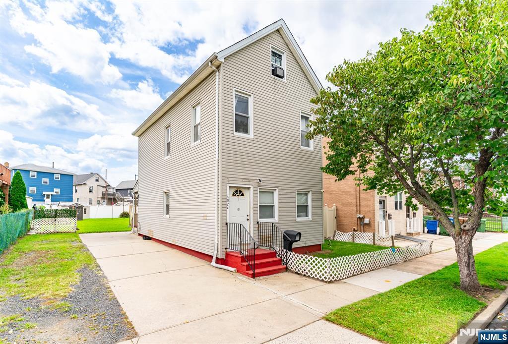 3024 Wood Avenue - Photo 1