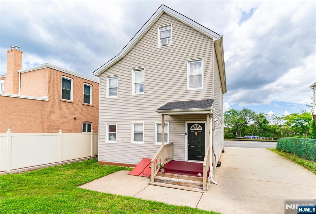Photo 3 of Multi family home for sale at 3024 Wood Ave, Linden, NJ 07036 | MLS# 26033756 | Listing updated on 2026-09-16