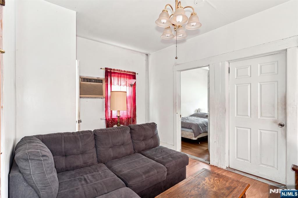 3024 Wood Avenue - Photo 3
