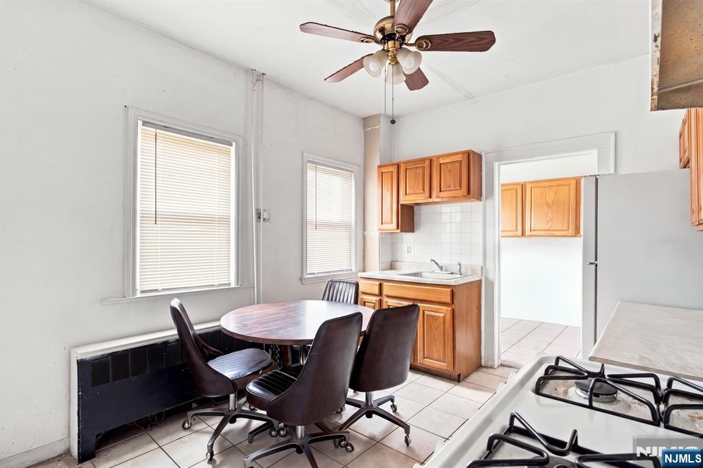3024 Wood Avenue - Photo 4