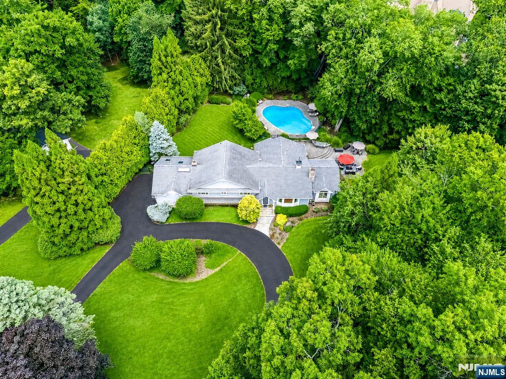 9 Pinehill Drive - Photo 2