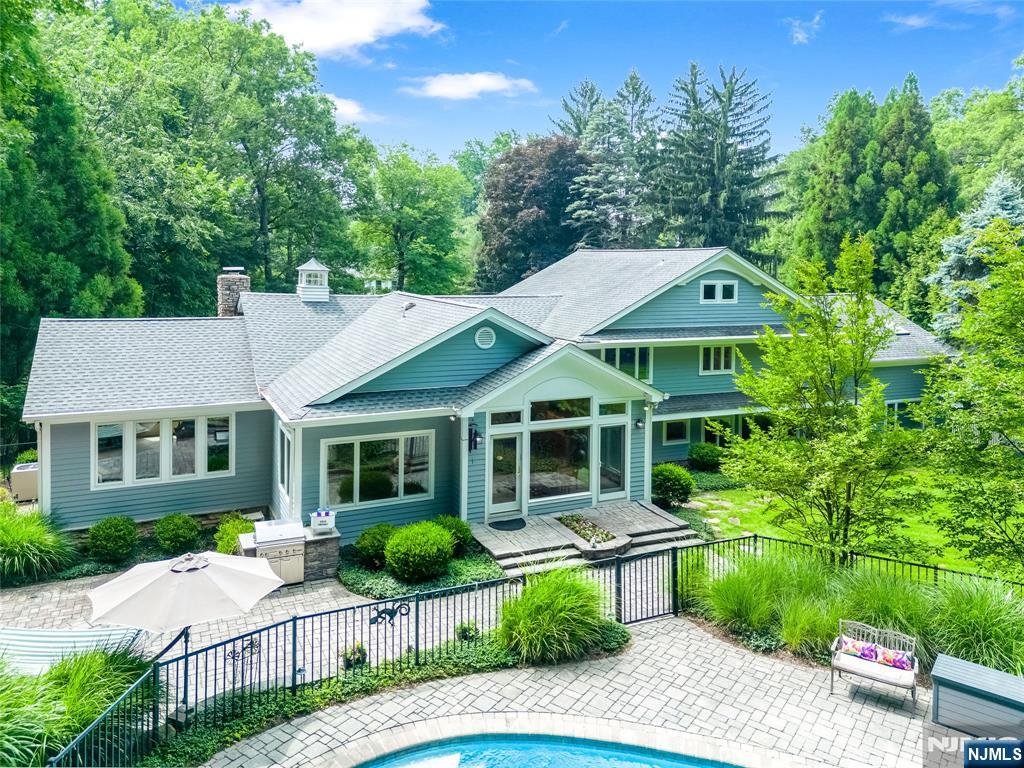 9 Pinehill Drive - Photo 3