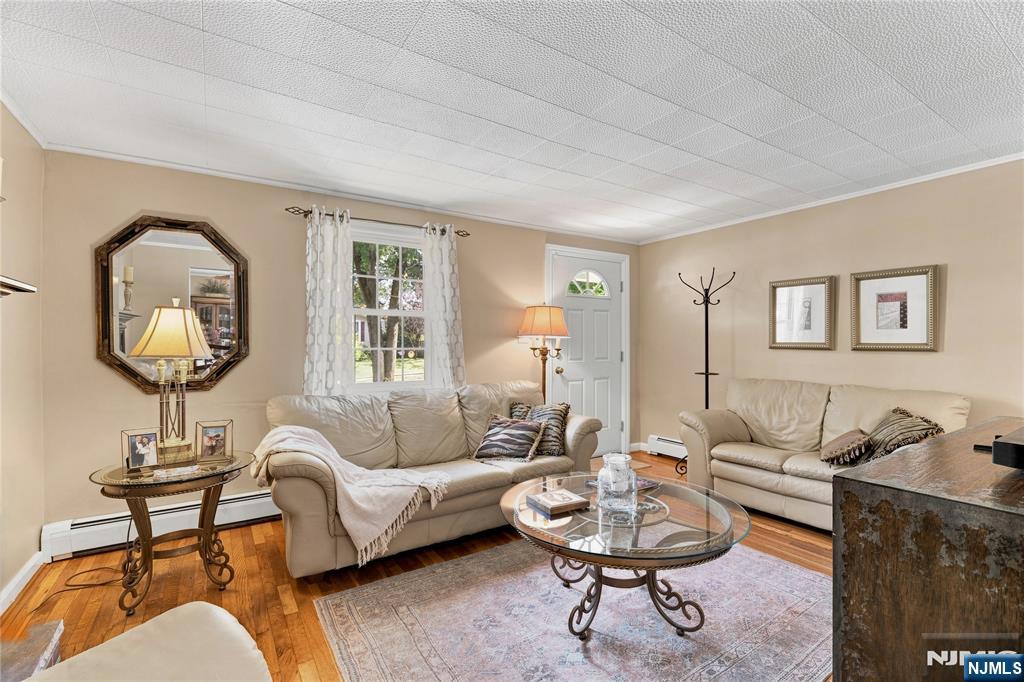 42 7th Avenue 1 - Photo 2