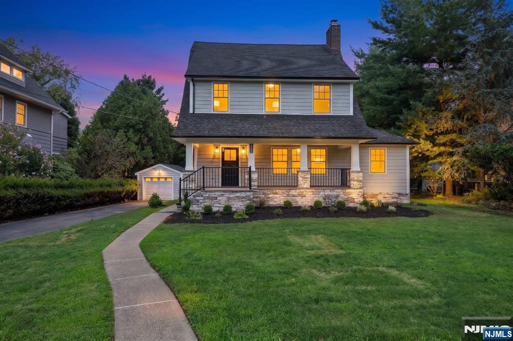 613 Hillcrest Road - Photo 2