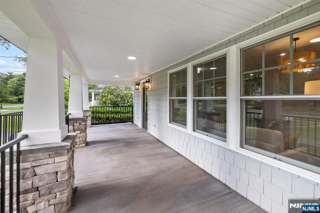 Photo 3 of Single family home for sale at 613 Hillcrest Rd, Ridgewood, NJ 07450 | MLS# 26033771 | Listing updated on 2026-09-18
