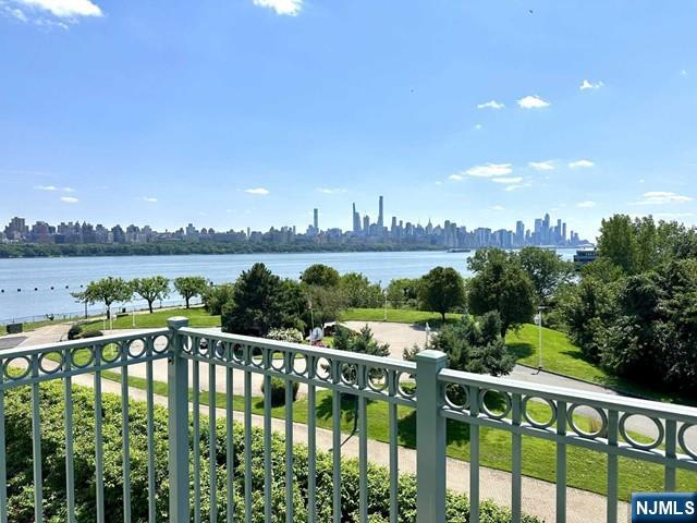 333 The Promenade - Photo 1