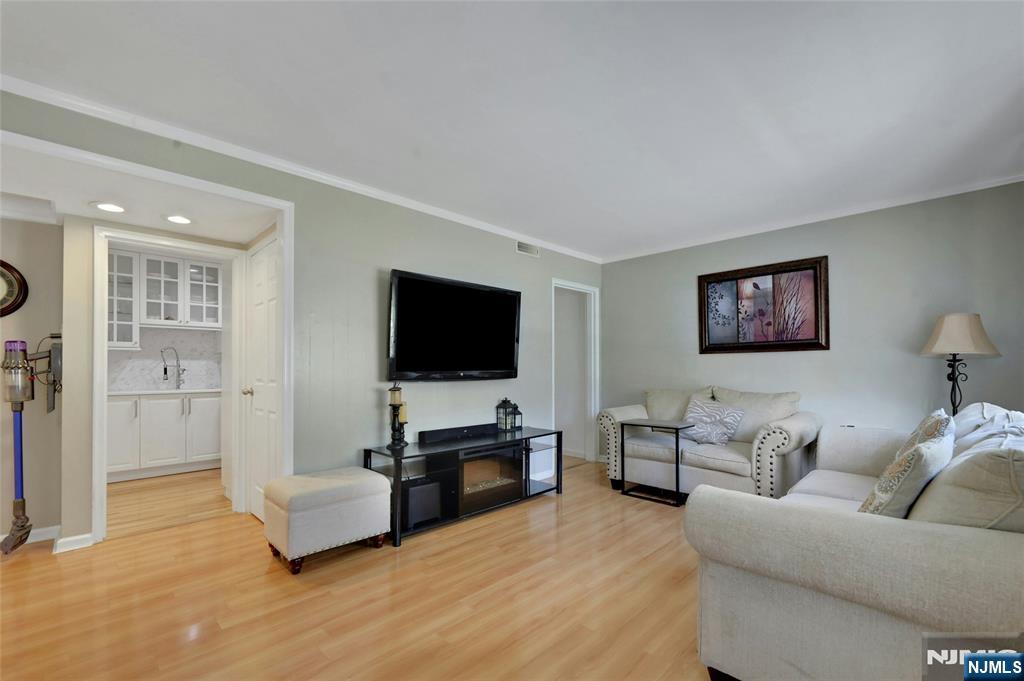 30 John Place - Photo 4