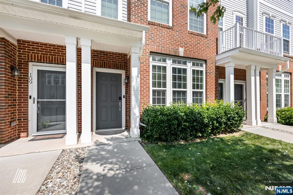 107 Wesmont Drive - Photo 2