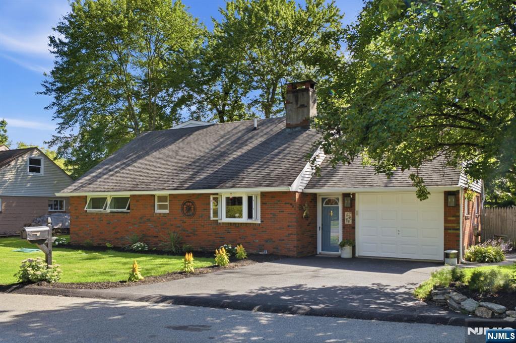 49 Oslo Drive - Photo 2