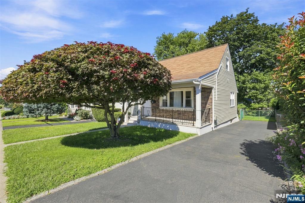 Photo 2 of Single family home for sale at 49 Falmouth Ave, Elmwood Park, NJ 07407 | MLS# 26033800 | Listing updated on 2026-09-19