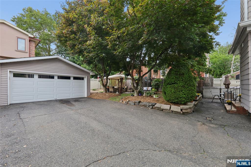 Listing Photo 4 - Condo for sale in building located at 290 Columbia Ave, Fort Lee, NJ 07024