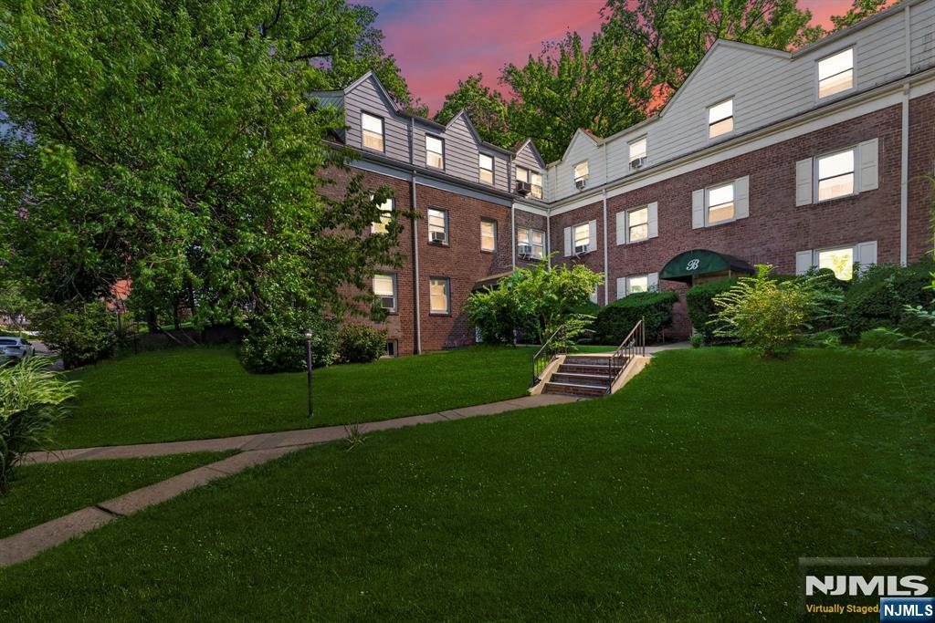 Condo for sale at 140 W Englewood Ave #5B, Teaneck, NJ 07666 | MLS# 26033814