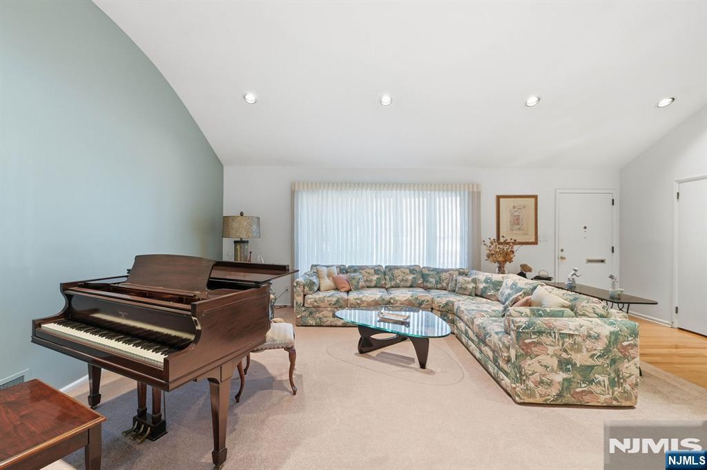 298 Webster Drive - Photo 4