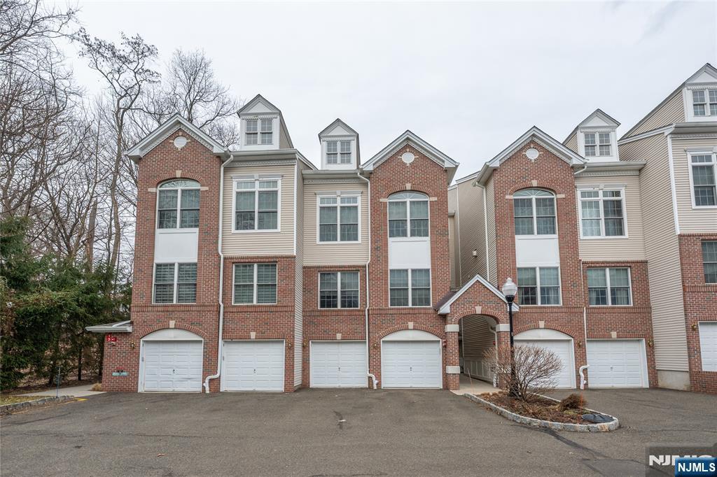 Listing Photo 2 - Condo for sale in building located at 1 Ashley Ct, Hawthorne, NJ 07506 - Unit #701