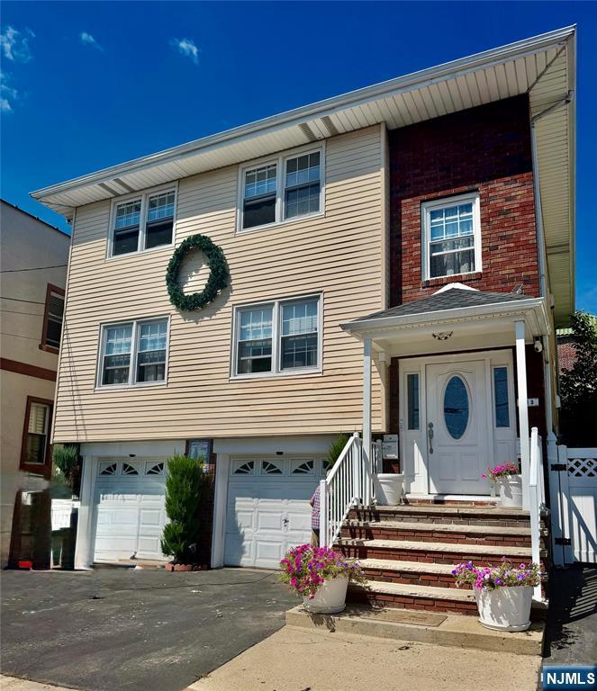 113 Farnham Avenue - Photo 1