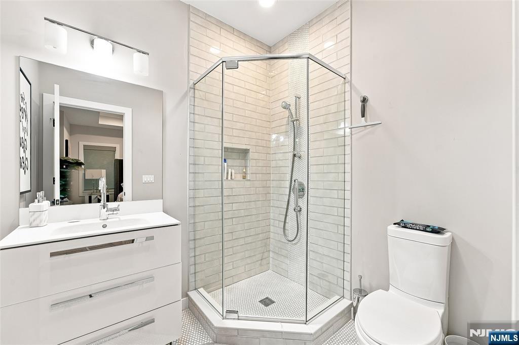 55 Kennedy Drive — photo 27