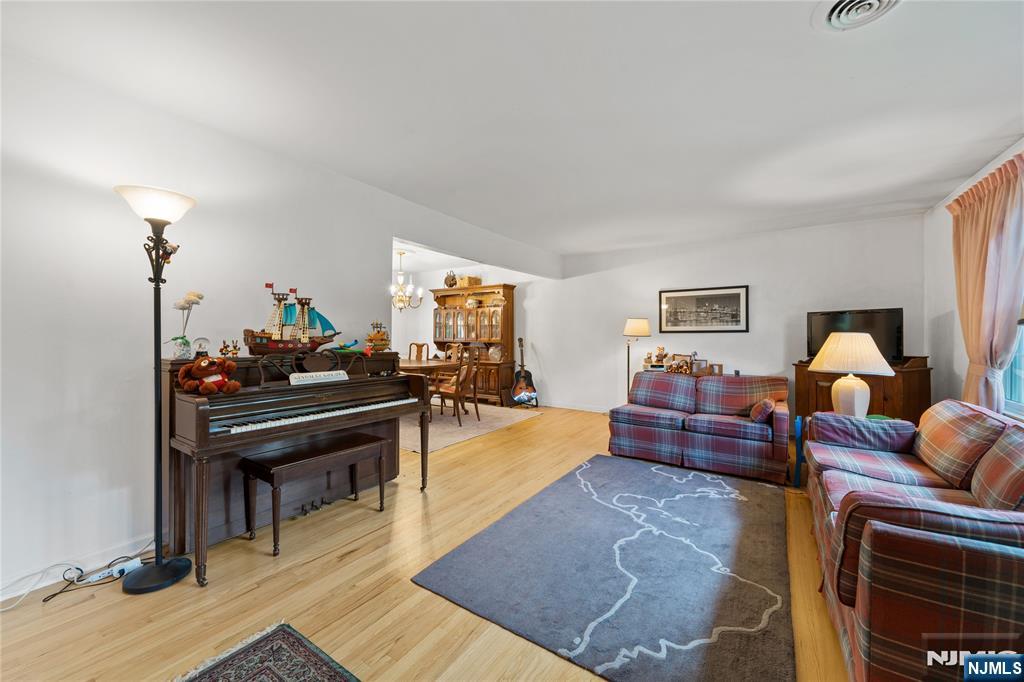 Photo 4 of Single family home for sale at 12 Ryder Rd, Wayne, NJ 07470 | MLS# 26033836 | Listing updated on 2026-09-14